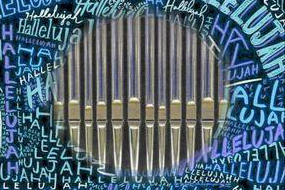 Collage zum Orgel.Punkt: Silberne Orgelpfeifen in der Mitte, umgeben von dem Wort „Halleluja“ in blauen und türkisen Schriftzügen